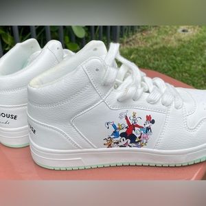 New Disney Mickey and Friends Sneakers Size 8